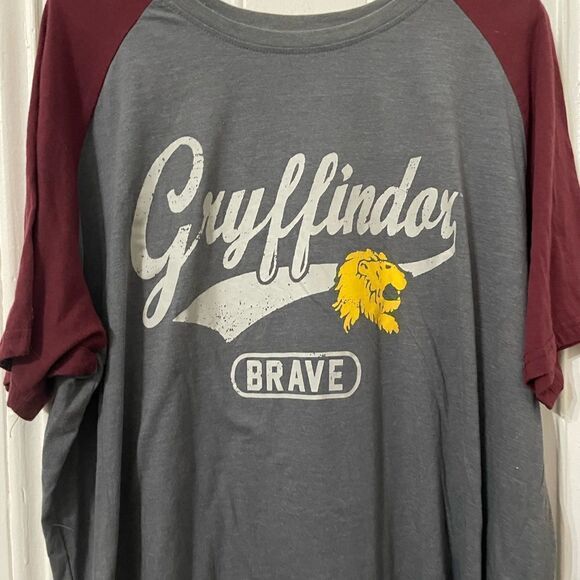 Harry Potter Gryffindor shirt  - Picture 2 of 5